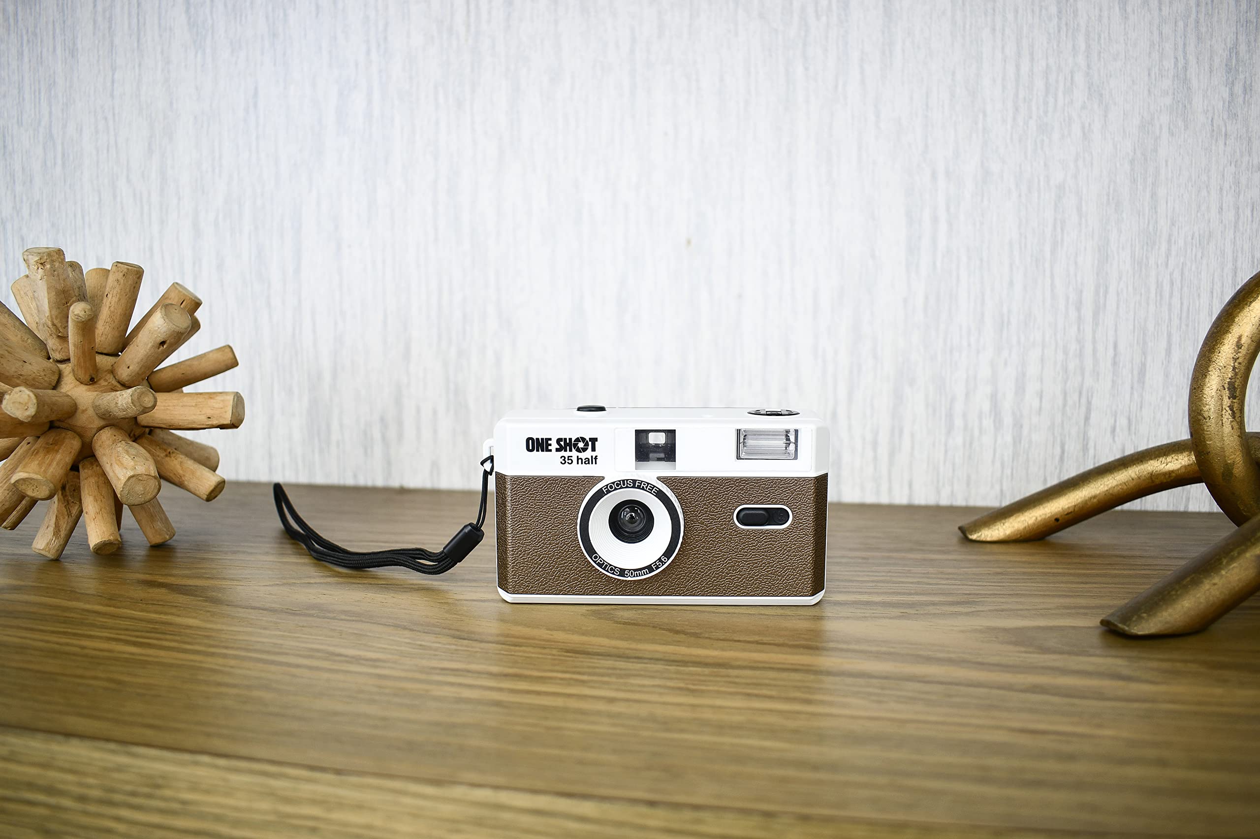 group_inou「one camera no cut」hot shot! 1 Shot Point and Shoot 35mm Film Camera, Reusable Retro Half Frame